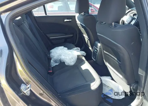 2016 Dodge Charger Sxt z USA, uszkodzony, nr VIN 2C3CDXHGXGH241635